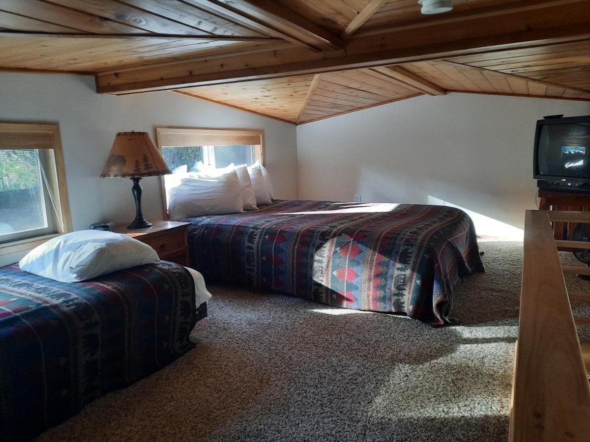 Willamette Pass Inn & Chalets Odell Lake Exterior photo